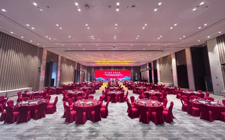 大宴会厅 [ 最大80桌 · 高4.0m · 无柱 ·  ]