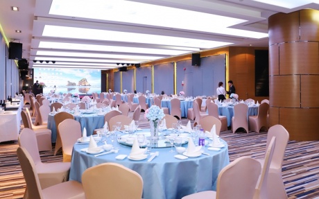 天伦厅 [ 最大18桌 · 高4.0m · 无柱 ·  ]